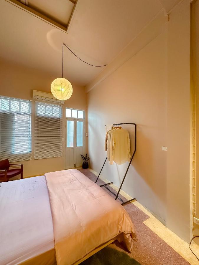 Cozy Room At The Coffee Store Charoenkrung Bangkok Bagian luar foto