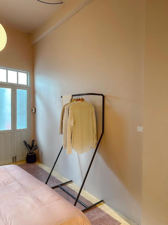 Cozy Room At The Coffee Store Charoenkrung Bangkok Bagian luar foto
