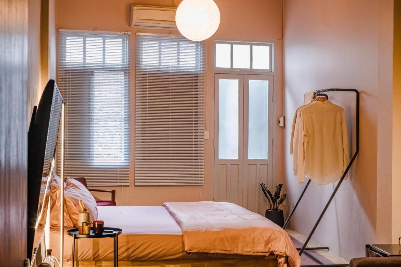 Cozy Room At The Coffee Store Charoenkrung Bangkok Bagian luar foto